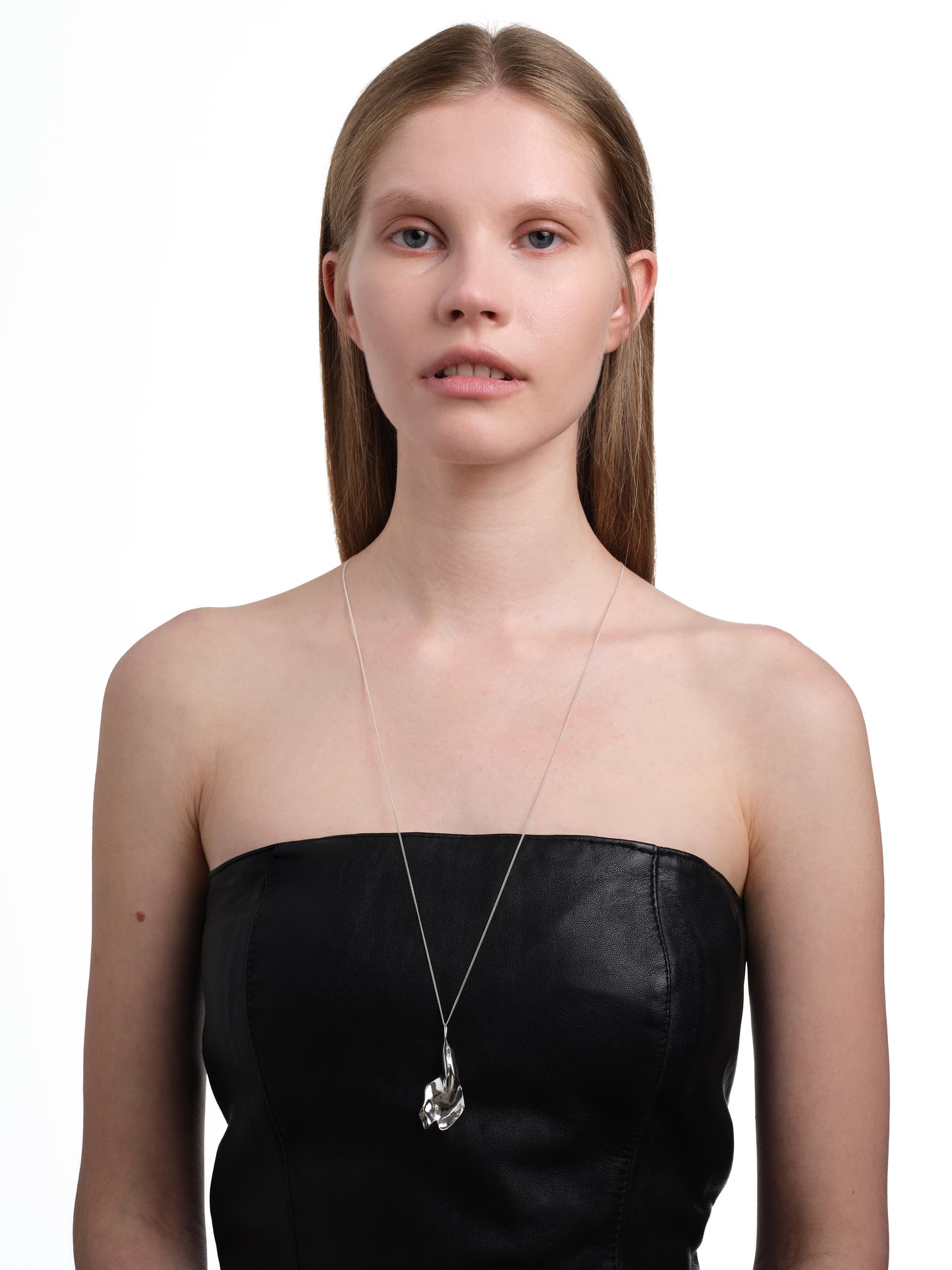 Petal M Pendant - HROA-00275-1