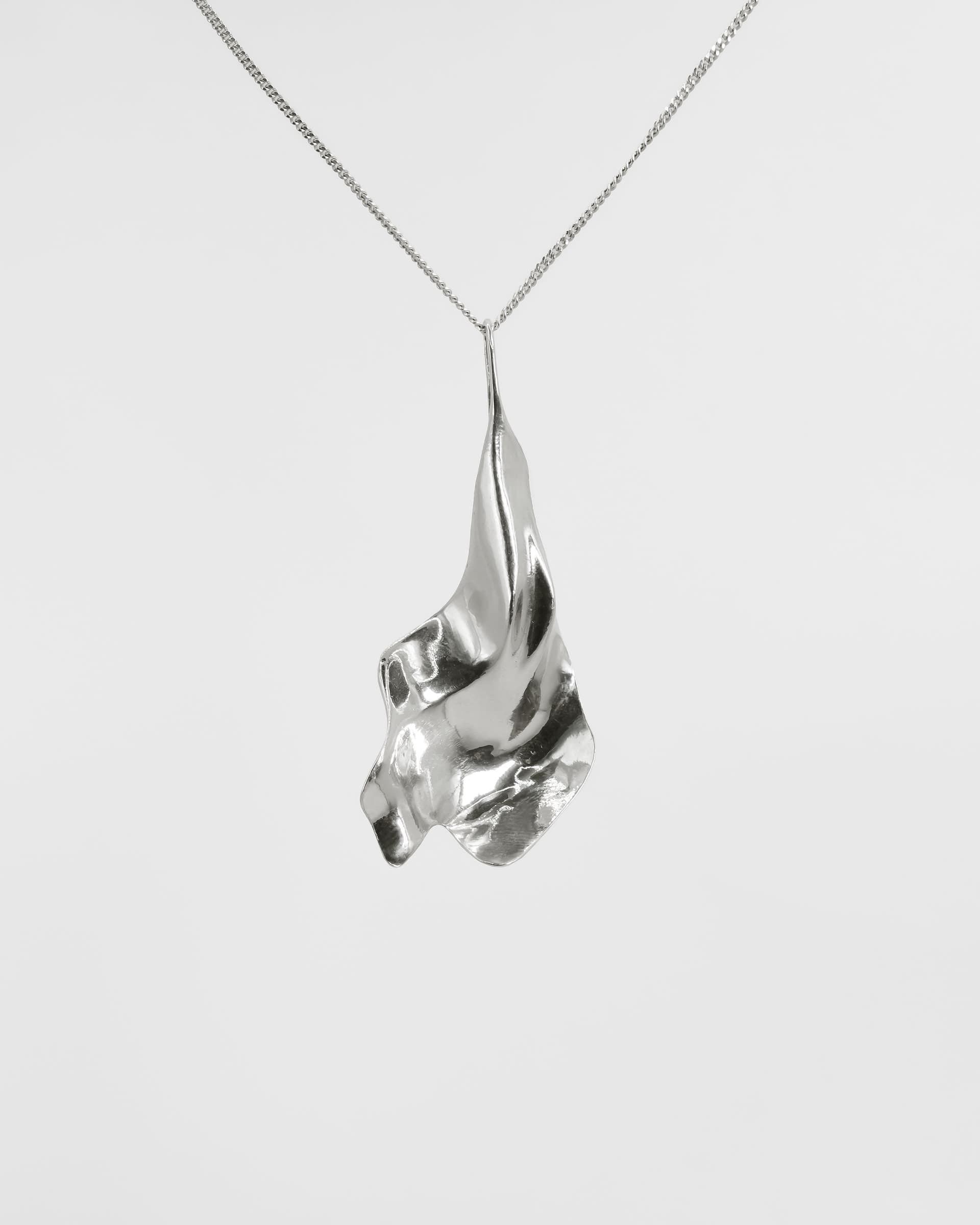 Petal M Pendant